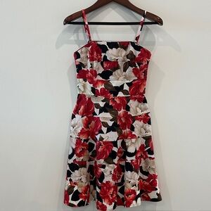 Chic Floral Mini Dress in Red and White